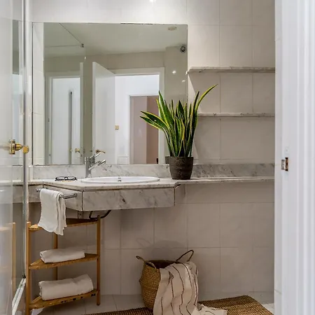 Canela Homes Ninot Apartment *