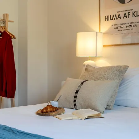 Canela Homes Ninot Apartment
