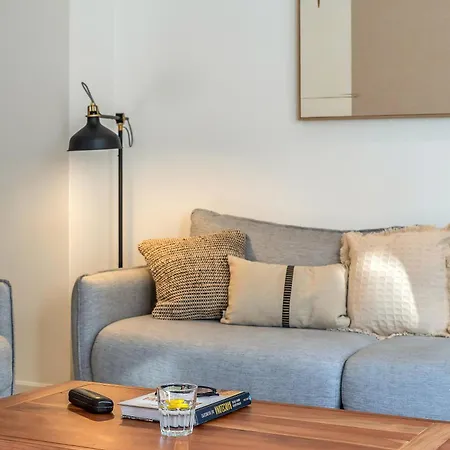 Canela Homes Ninot Apartment *